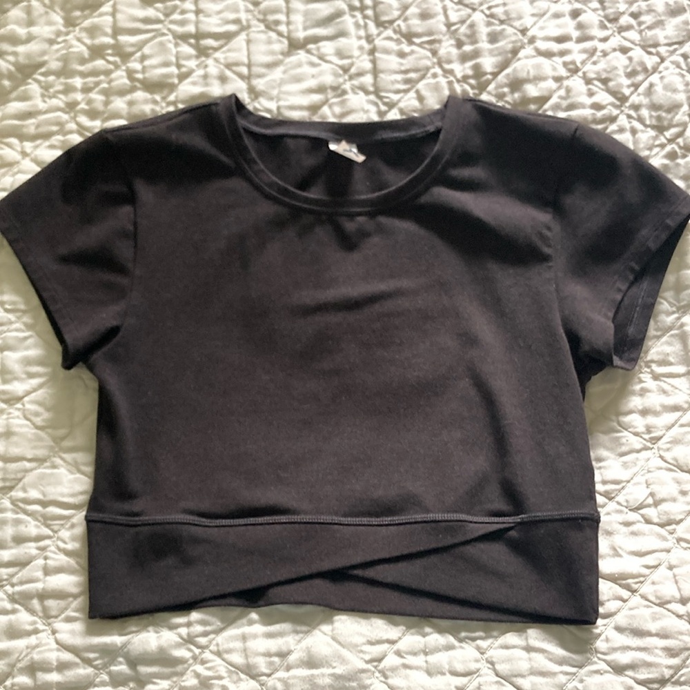Powerchill workout black crop top small